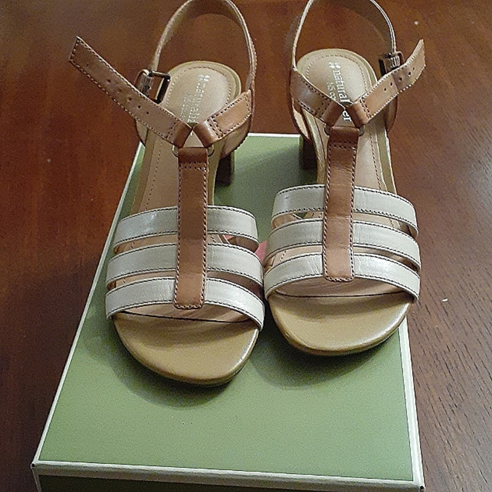 Naturalizer Ivory and Taupe Shoes, size 7 1/2.  Brand New, never worn.
